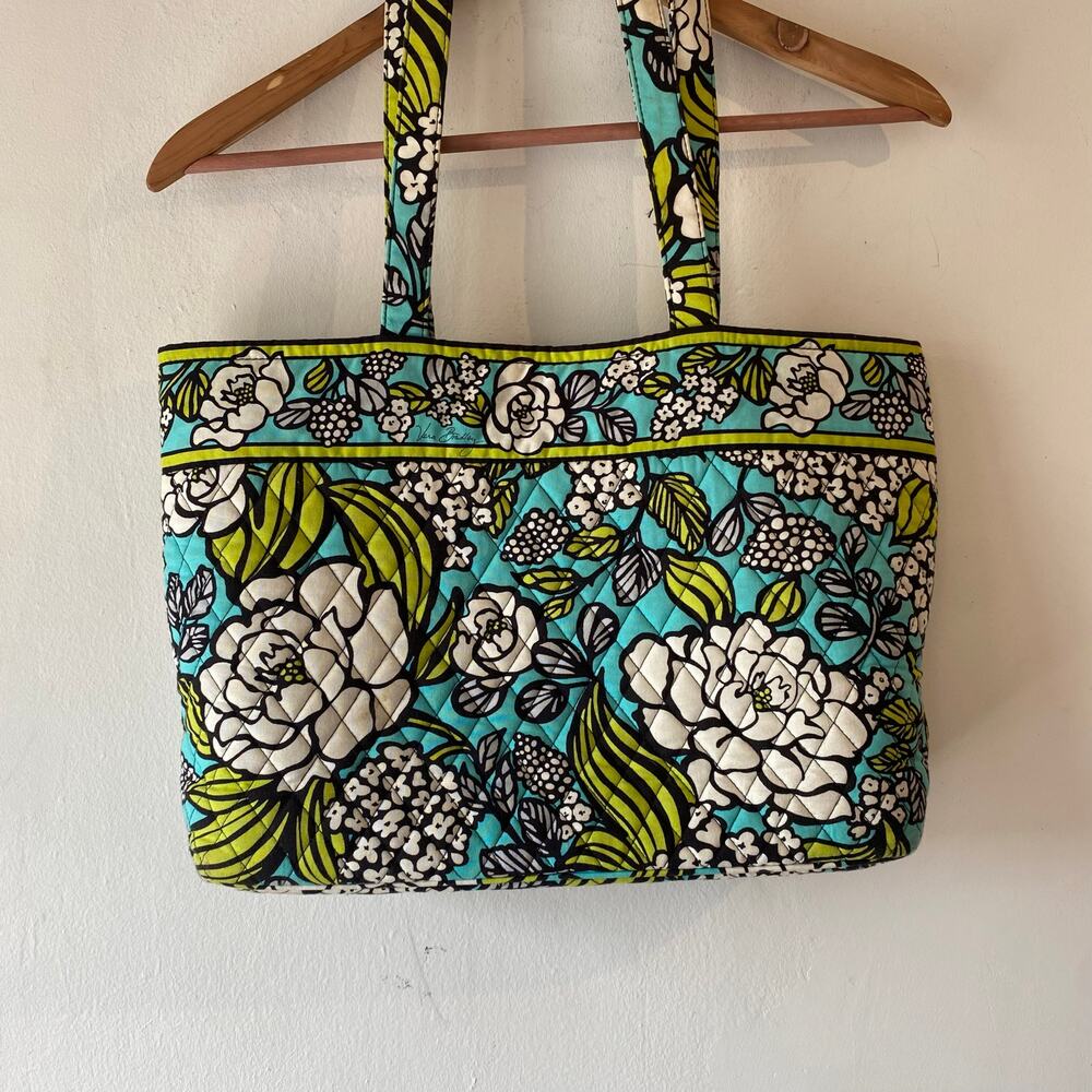 Vera Bradley Islan Bloom Retired Tote Purse 17'x12' Teacher School Beach Diapers